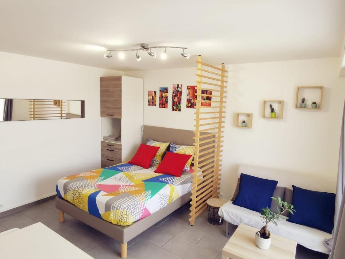Suite Athena - Melun Gare Rer - Studio Avec Balcon Et Parking المظهر الخارجي الصورة