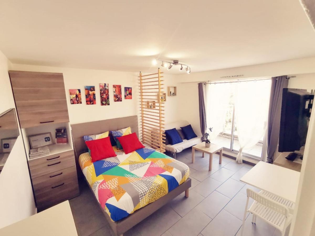 Suite Athena - Melun Gare Rer - Studio Avec Balcon Et Parking المظهر الخارجي الصورة