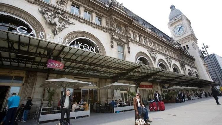 Suite Athena - Melun Gare Rer - Studio Avec Balcon Et Parking المظهر الخارجي الصورة